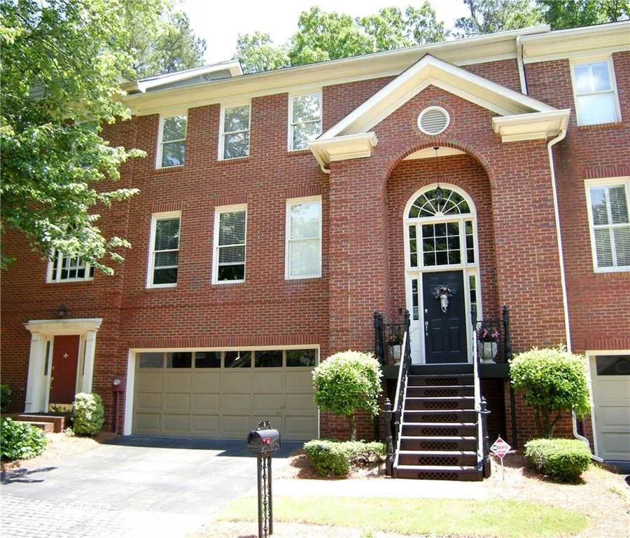 7155 Roswell Road Unit 8, Atlanta, Georgia 30328, 3 Bedrooms Bedrooms, ,2 BathroomsBathrooms,Residential,Sold,7155 Roswell Road Unit 8,6885335
