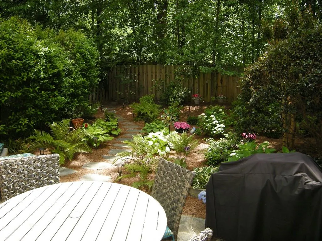 7155 Roswell Road Unit 8, Atlanta, Georgia 30328, 3 Bedrooms Bedrooms, ,2 BathroomsBathrooms,Residential,Sold,7155 Roswell Road Unit 8,6885335