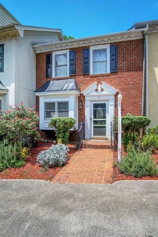 210 Brantley Road, Sandy Springs, Georgia 30350, 3 Bedrooms Bedrooms, ,3 BathroomsBathrooms,Residential,Sold,210 Brantley Road,6583413