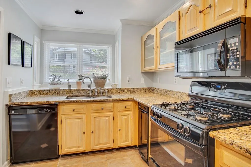 210 Brantley Road, Sandy Springs, Georgia 30350, 3 Bedrooms Bedrooms, ,3 BathroomsBathrooms,Residential,Sold,210 Brantley Road,6583413