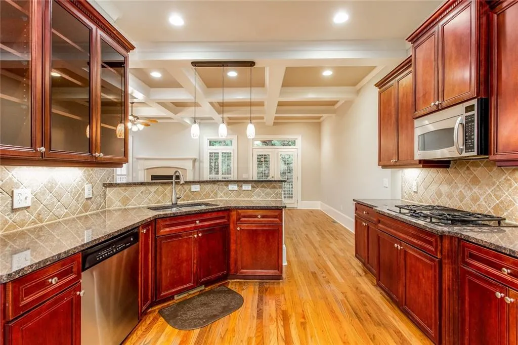 1125 Charles Towne Square, Sandy Springs, Georgia 30328, 4 Bedrooms Bedrooms, ,3 BathroomsBathrooms,Residential,Sold,1125 Charles Towne Square,6590783