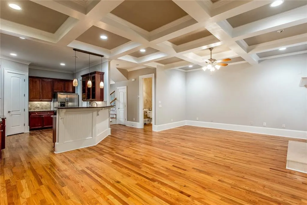 1125 Charles Towne Square, Sandy Springs, Georgia 30328, 4 Bedrooms Bedrooms, ,3 BathroomsBathrooms,Residential,Sold,1125 Charles Towne Square,6590783