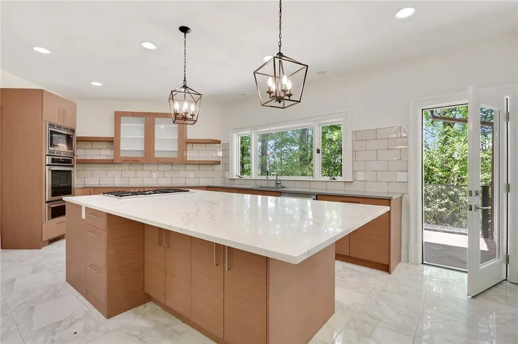 1730 Winterthur Close Nw, Atlanta, Georgia 30328, 5 Bedrooms Bedrooms, ,4 BathroomsBathrooms,Residential,Sold,1730 Winterthur Close Nw,6713497