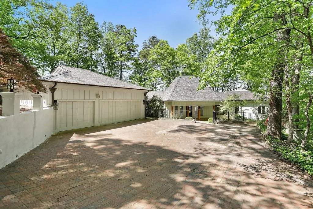 1730 Winterthur Close Nw, Atlanta, Georgia 30328, 5 Bedrooms Bedrooms, ,4 BathroomsBathrooms,Residential,Sold,1730 Winterthur Close Nw,6713497