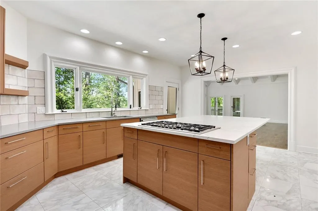 1730 Winterthur Close Nw, Atlanta, Georgia 30328, 5 Bedrooms Bedrooms, ,4 BathroomsBathrooms,Residential,Sold,1730 Winterthur Close Nw,6713497