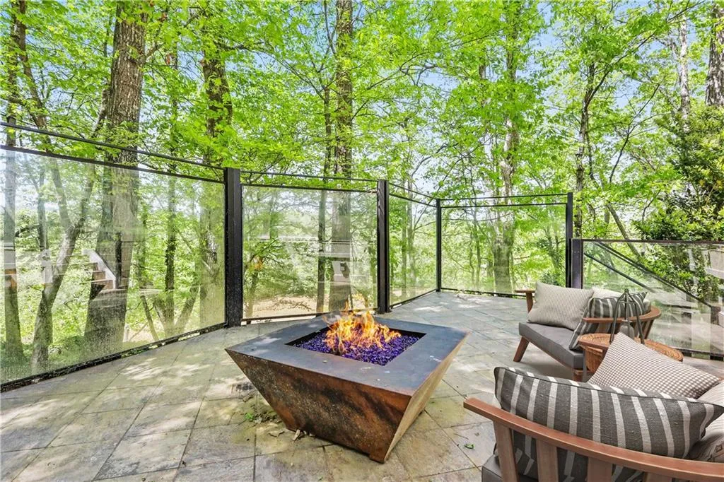 1730 Winterthur Close Nw, Atlanta, Georgia 30328, 5 Bedrooms Bedrooms, ,4 BathroomsBathrooms,Residential,Sold,1730 Winterthur Close Nw,6713497