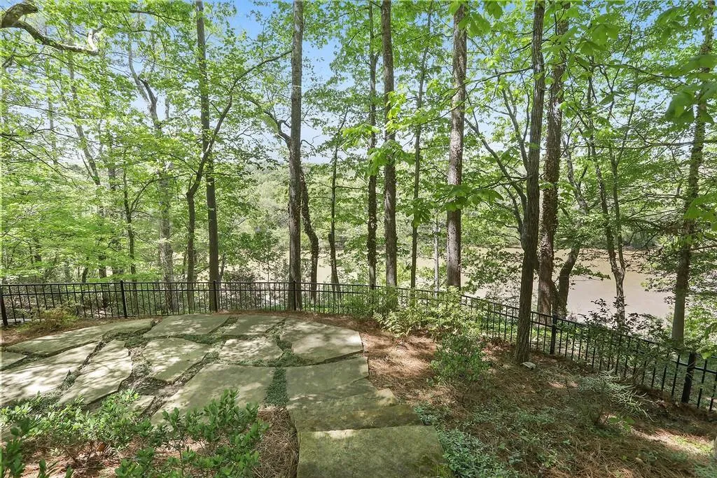 1730 Winterthur Close Nw, Atlanta, Georgia 30328, 5 Bedrooms Bedrooms, ,4 BathroomsBathrooms,Residential,Sold,1730 Winterthur Close Nw,6713497