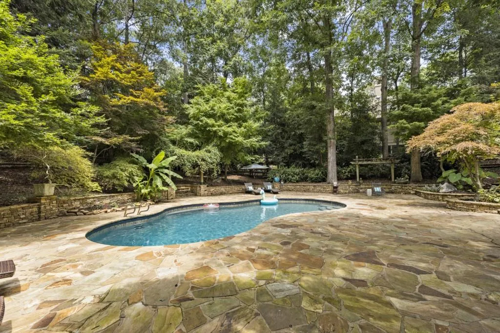 60 Cliffside Crossing, Sandy Springs, Georgia 30350, 5 Bedrooms Bedrooms, ,4 BathroomsBathrooms,Residential,Sold,60 Cliffside Crossing,6926442