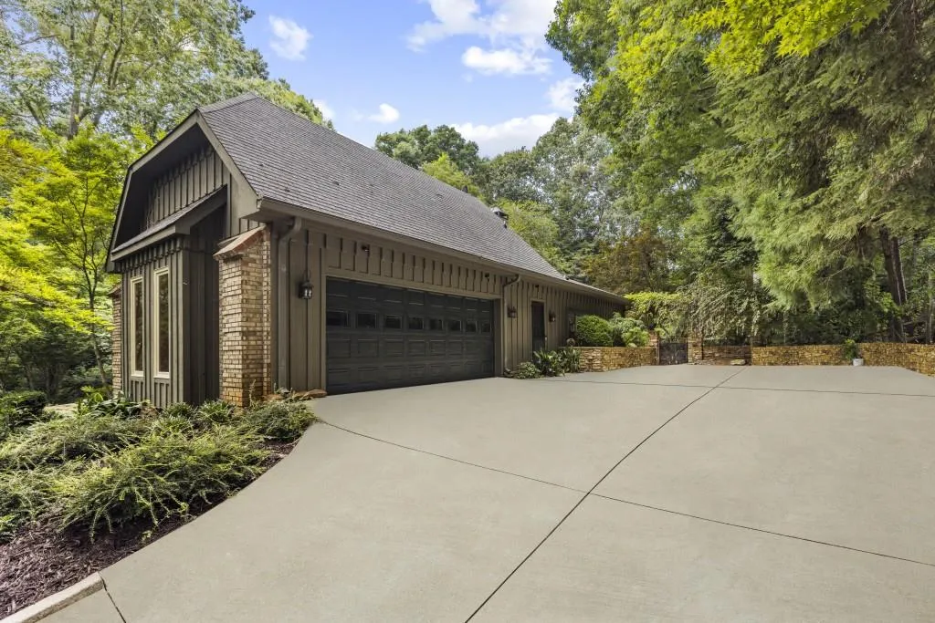 60 Cliffside Crossing, Sandy Springs, Georgia 30350, 5 Bedrooms Bedrooms, ,4 BathroomsBathrooms,Residential,Sold,60 Cliffside Crossing,6926442