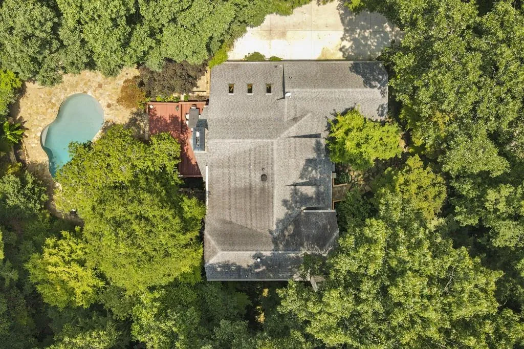 60 Cliffside Crossing, Sandy Springs, Georgia 30350, 5 Bedrooms Bedrooms, ,4 BathroomsBathrooms,Residential,Sold,60 Cliffside Crossing,6926442