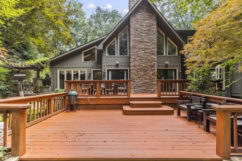 60 Cliffside Crossing, Sandy Springs, Georgia 30350, 5 Bedrooms Bedrooms, ,4 BathroomsBathrooms,Residential,Sold,60 Cliffside Crossing,6926442