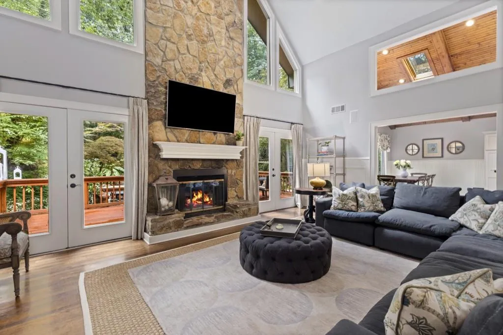 60 Cliffside Crossing, Sandy Springs, Georgia 30350, 5 Bedrooms Bedrooms, ,4 BathroomsBathrooms,Residential,Sold,60 Cliffside Crossing,6926442