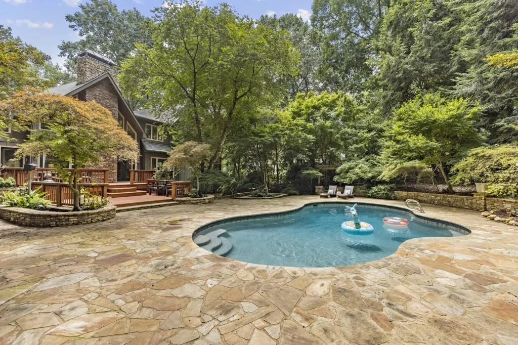 60 Cliffside Crossing, Sandy Springs, Georgia 30350, 5 Bedrooms Bedrooms, ,4 BathroomsBathrooms,Residential,Sold,60 Cliffside Crossing,6926442