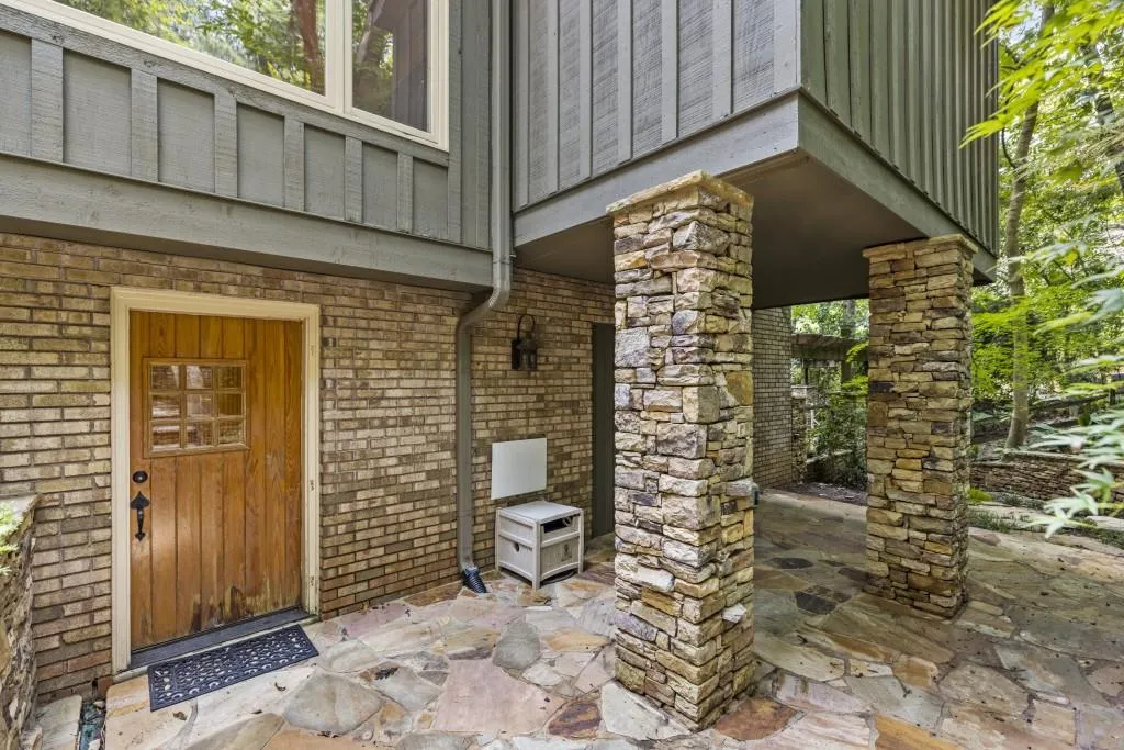 60 Cliffside Crossing, Sandy Springs, Georgia 30350, 5 Bedrooms Bedrooms, ,4 BathroomsBathrooms,Residential,Sold,60 Cliffside Crossing,6926442