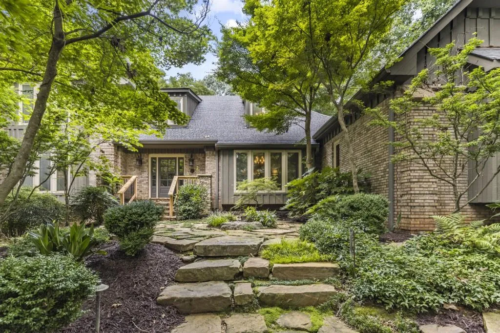 60 Cliffside Crossing, Sandy Springs, Georgia 30350, 5 Bedrooms Bedrooms, ,4 BathroomsBathrooms,Residential,Sold,60 Cliffside Crossing,6926442