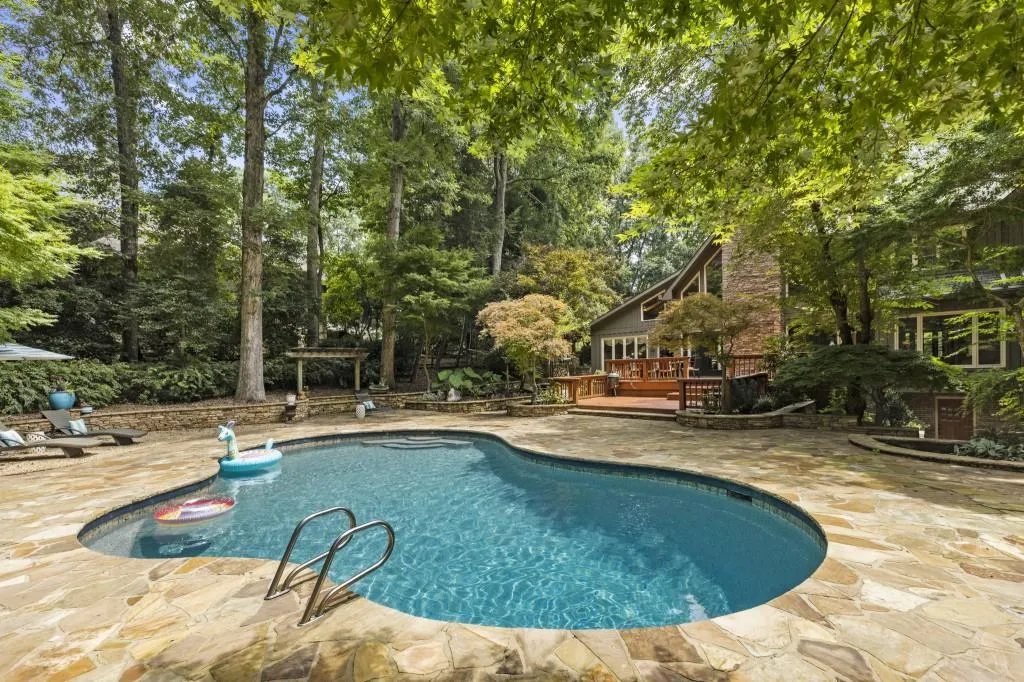 60 Cliffside Crossing, Sandy Springs, Georgia 30350, 5 Bedrooms Bedrooms, ,4 BathroomsBathrooms,Residential,Sold,60 Cliffside Crossing,6926442