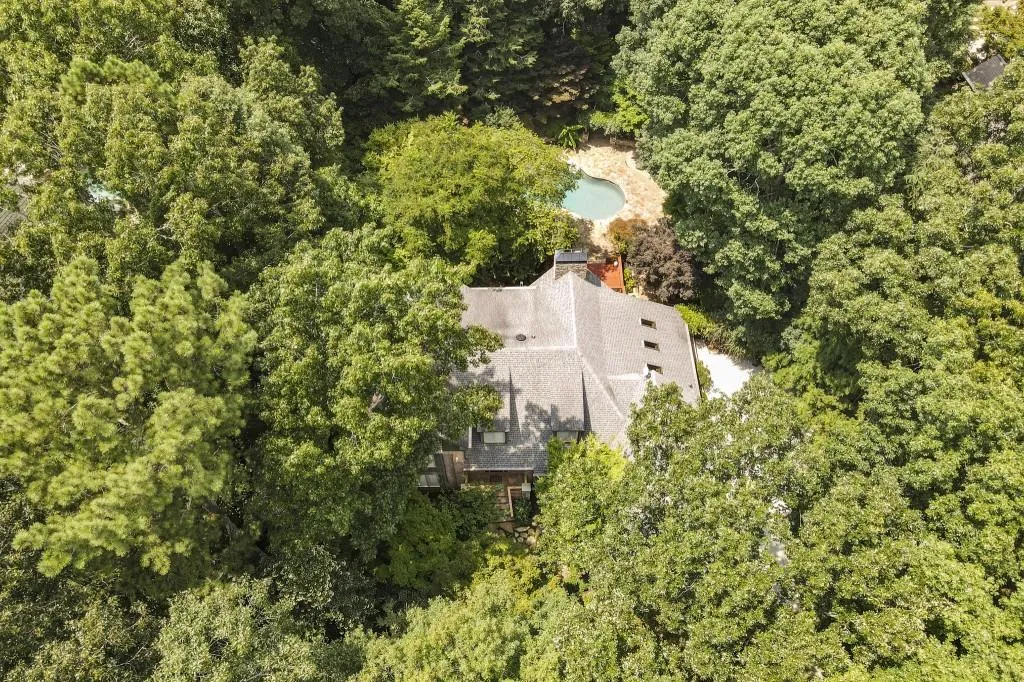 60 Cliffside Crossing, Sandy Springs, Georgia 30350, 5 Bedrooms Bedrooms, ,4 BathroomsBathrooms,Residential,Sold,60 Cliffside Crossing,6926442