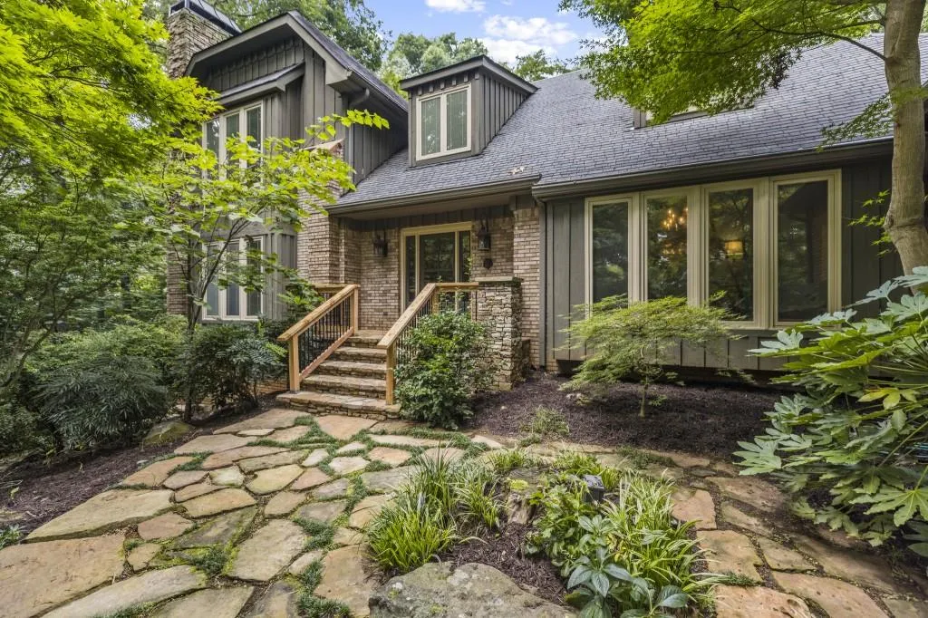60 Cliffside Crossing, Sandy Springs, Georgia 30350, 5 Bedrooms Bedrooms, ,4 BathroomsBathrooms,Residential,Sold,60 Cliffside Crossing,6926442