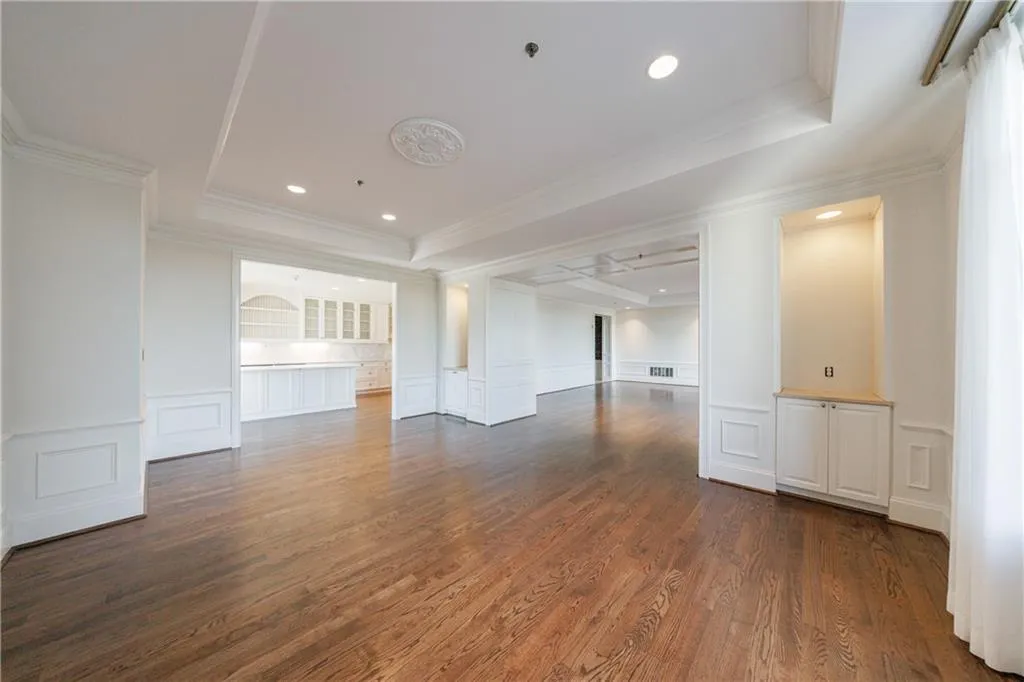 3286 Northside Parkway S Unit 1007, Atlanta, Georgia 30327, 3 Bedrooms Bedrooms, ,2 BathroomsBathrooms,Residential,For Sale,3286 Northside Parkway S Unit 1007,7635580