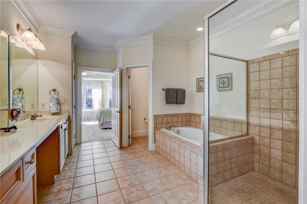 5411 Glenridge Cove, Atlanta, Georgia 30342, 3 Bedrooms Bedrooms, ,3 BathroomsBathrooms,Residential,Sold,5411 Glenridge Cove,6999975