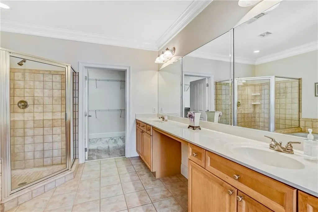 5411 Glenridge Cove, Atlanta, Georgia 30342, 3 Bedrooms Bedrooms, ,3 BathroomsBathrooms,Residential,Sold,5411 Glenridge Cove,6999975