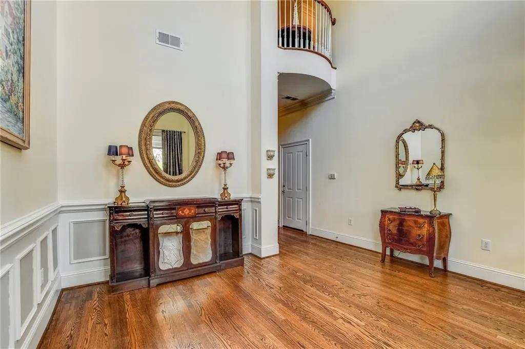 5411 Glenridge Cove, Atlanta, Georgia 30342, 3 Bedrooms Bedrooms, ,3 BathroomsBathrooms,Residential,Sold,5411 Glenridge Cove,6999975