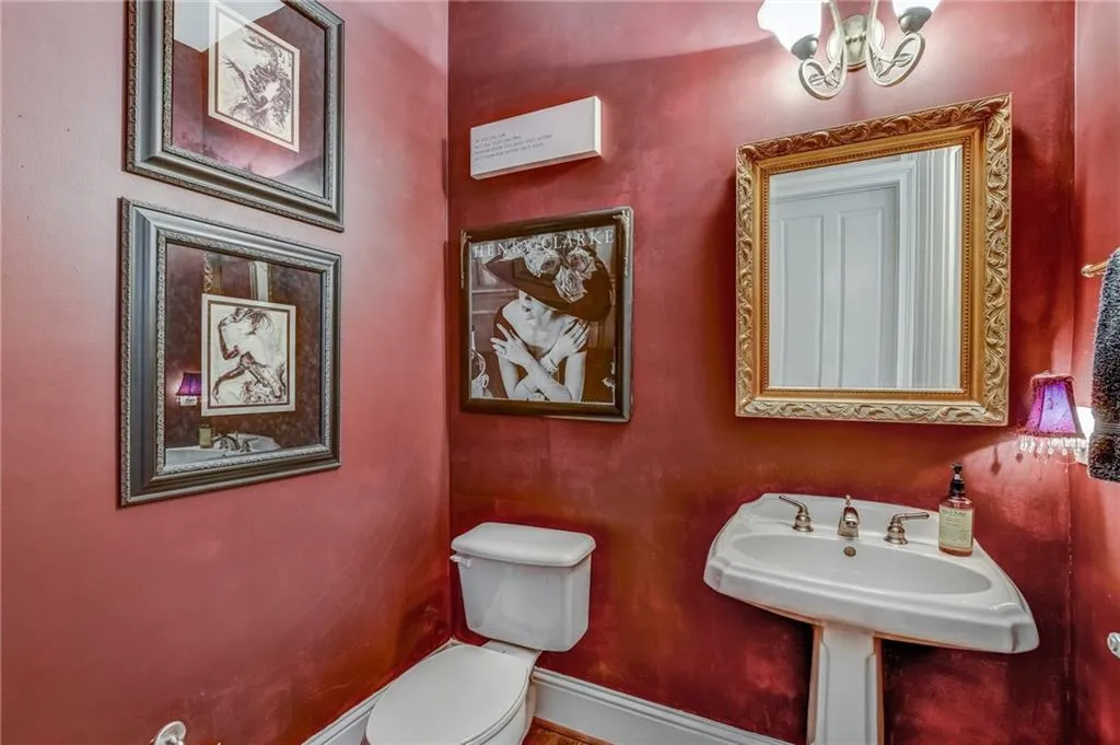 5411 Glenridge Cove, Atlanta, Georgia 30342, 3 Bedrooms Bedrooms, ,3 BathroomsBathrooms,Residential,Sold,5411 Glenridge Cove,6999975