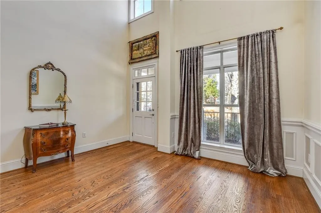 5411 Glenridge Cove, Atlanta, Georgia 30342, 3 Bedrooms Bedrooms, ,3 BathroomsBathrooms,Residential,Sold,5411 Glenridge Cove,6999975