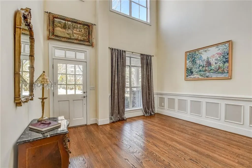 5411 Glenridge Cove, Atlanta, Georgia 30342, 3 Bedrooms Bedrooms, ,3 BathroomsBathrooms,Residential,Sold,5411 Glenridge Cove,6999975