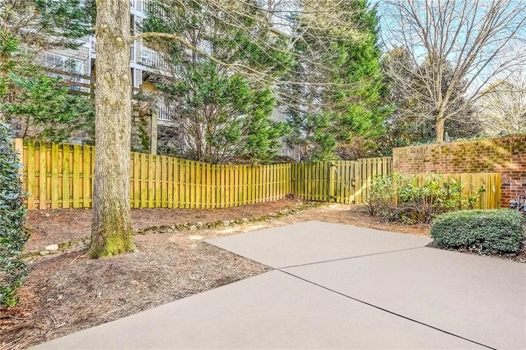 5411 Glenridge Cove, Atlanta, Georgia 30342, 3 Bedrooms Bedrooms, ,3 BathroomsBathrooms,Residential,Sold,5411 Glenridge Cove,6999975