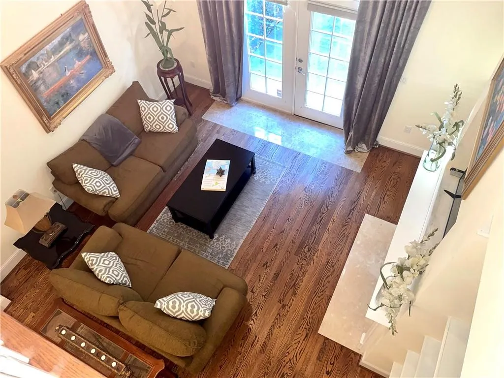 5411 Glenridge Cove, Atlanta, Georgia 30342, 3 Bedrooms Bedrooms, ,3 BathroomsBathrooms,Residential,Sold,5411 Glenridge Cove,6999975