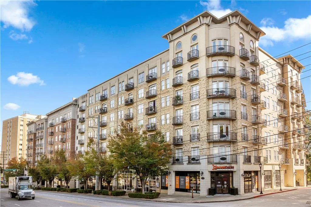 2277 Peachtree Road Ne Unit 407, Atlanta, Georgia 30309, 2 Bedrooms Bedrooms, ,2 BathroomsBathrooms,Residential,For Sale,2277 Peachtree Road Ne Unit 407,7610275