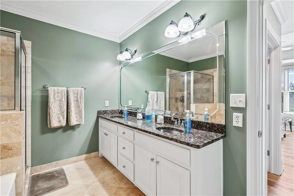 2277 Peachtree Road Ne Unit 407, Atlanta, Georgia 30309, 2 Bedrooms Bedrooms, ,2 BathroomsBathrooms,Residential,For Sale,2277 Peachtree Road Ne Unit 407,7610275