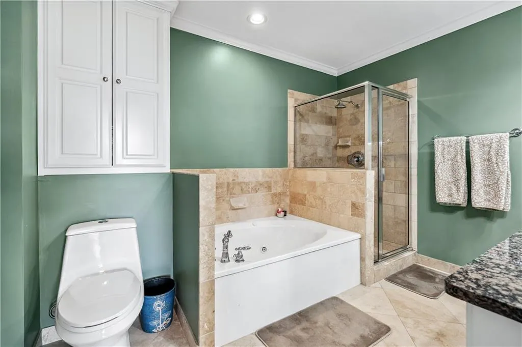 2277 Peachtree Road Ne Unit 407, Atlanta, Georgia 30309, 2 Bedrooms Bedrooms, ,2 BathroomsBathrooms,Residential,For Sale,2277 Peachtree Road Ne Unit 407,7610275