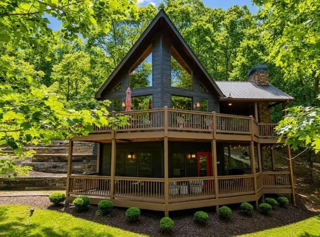 901 Stuart Mountain Road, Mineral Bluff, Georgia 30559
