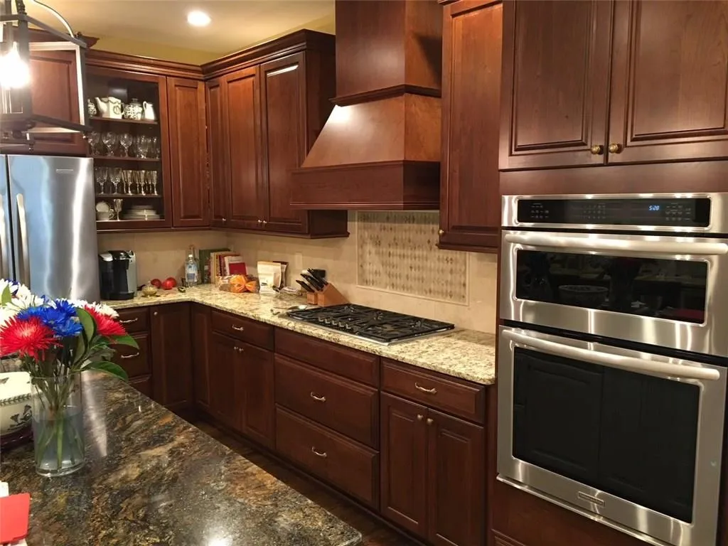 25 Ridgemere Trace, Sandy Springs, Georgia 30328, 4 Bedrooms Bedrooms, ,2 BathroomsBathrooms,Residential,Sold,25 Ridgemere Trace,6001622