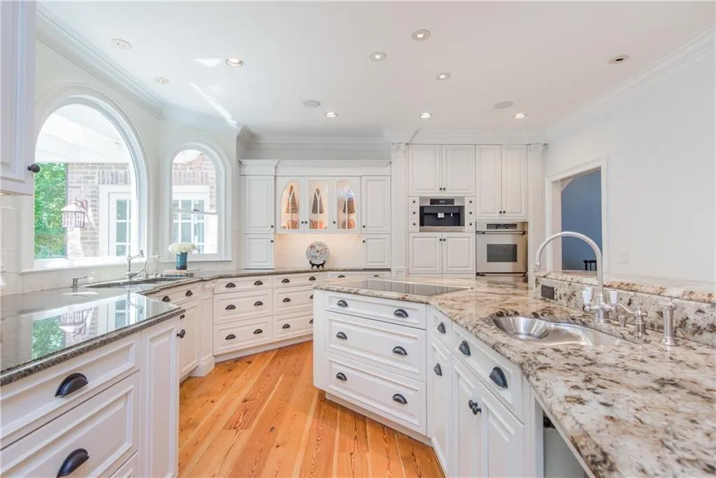 30 Old Vermont Place, Sandy Springs, Georgia 30328, 5 Bedrooms Bedrooms, ,6 BathroomsBathrooms,Residential,Sold,30 Old Vermont Place,6553204