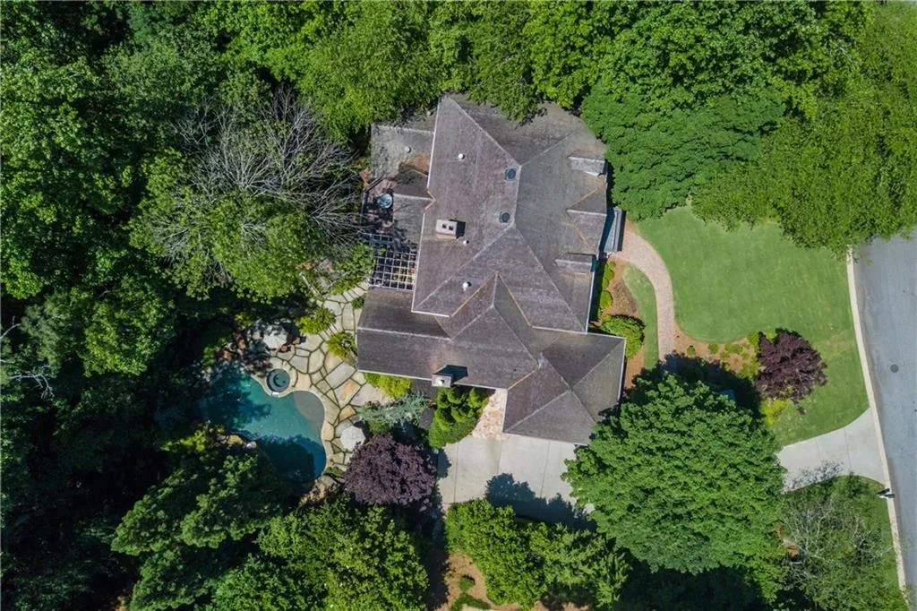 30 Old Vermont Place, Sandy Springs, Georgia 30328, 5 Bedrooms Bedrooms, ,6 BathroomsBathrooms,Residential,Sold,30 Old Vermont Place,6553204