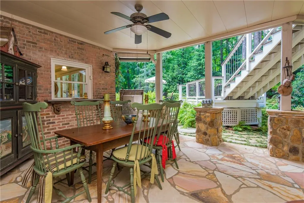 30 Old Vermont Place, Sandy Springs, Georgia 30328, 5 Bedrooms Bedrooms, ,6 BathroomsBathrooms,Residential,Sold,30 Old Vermont Place,6553204