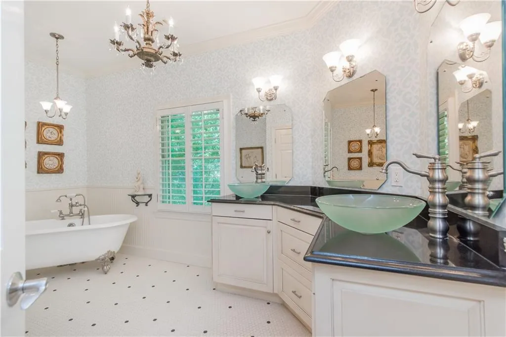 30 Old Vermont Place, Sandy Springs, Georgia 30328, 5 Bedrooms Bedrooms, ,6 BathroomsBathrooms,Residential,Sold,30 Old Vermont Place,6553204