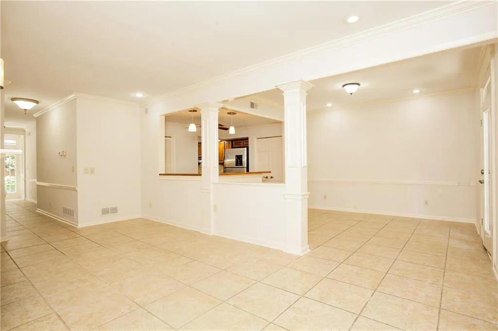 17 Willow Glen Ne Unit 17, Atlanta, Georgia 30342, 3 Bedrooms Bedrooms, ,2 BathroomsBathrooms,Residential,Sold,17 Willow Glen Ne Unit 17,6718297