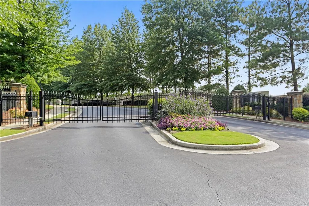 954 Opelousas Way, Atlanta, Georgia 30328, 3 Bedrooms Bedrooms, ,3 BathroomsBathrooms,Residential,Sold,954 Opelousas Way,6921938