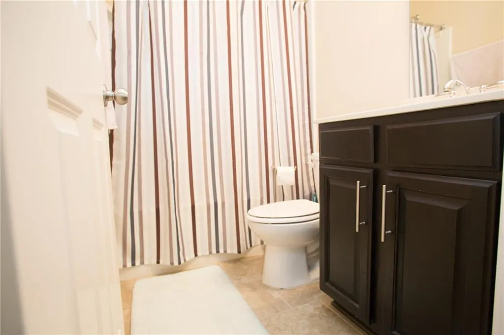 7385 Highland Bluff, Sandy Springs, Georgia 30328, 3 Bedrooms Bedrooms, ,3 BathroomsBathrooms,Residential,Sold,7385 Highland Bluff,5994423