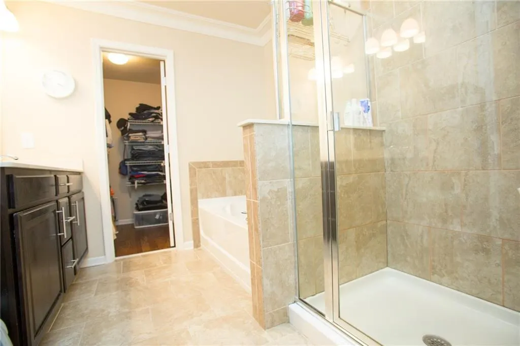 7385 Highland Bluff, Sandy Springs, Georgia 30328, 3 Bedrooms Bedrooms, ,3 BathroomsBathrooms,Residential,Sold,7385 Highland Bluff,5994423