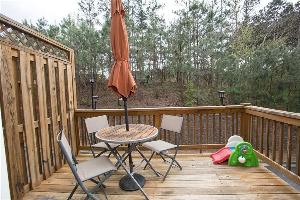 7385 Highland Bluff, Sandy Springs, Georgia 30328, 3 Bedrooms Bedrooms, ,3 BathroomsBathrooms,Residential,Sold,7385 Highland Bluff,5994423