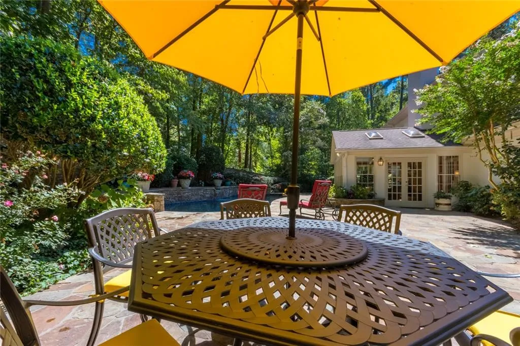 330 Quiet Water Lane, Sandy Springs, Georgia 30350, 5 Bedrooms Bedrooms, ,5 BathroomsBathrooms,Residential,Sold,330 Quiet Water Lane,6622709