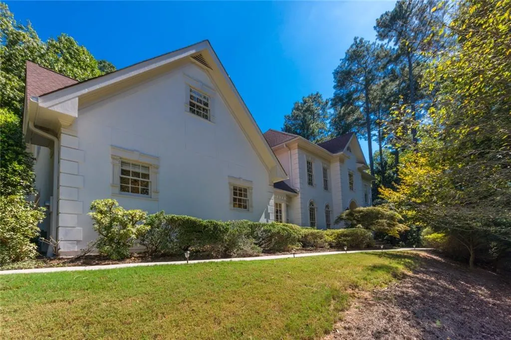 330 Quiet Water Lane, Sandy Springs, Georgia 30350, 5 Bedrooms Bedrooms, ,5 BathroomsBathrooms,Residential,Sold,330 Quiet Water Lane,6622709