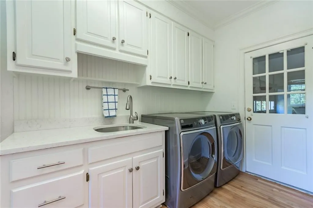 330 Quiet Water Lane, Sandy Springs, Georgia 30350, 5 Bedrooms Bedrooms, ,5 BathroomsBathrooms,Residential,Sold,330 Quiet Water Lane,6622709
