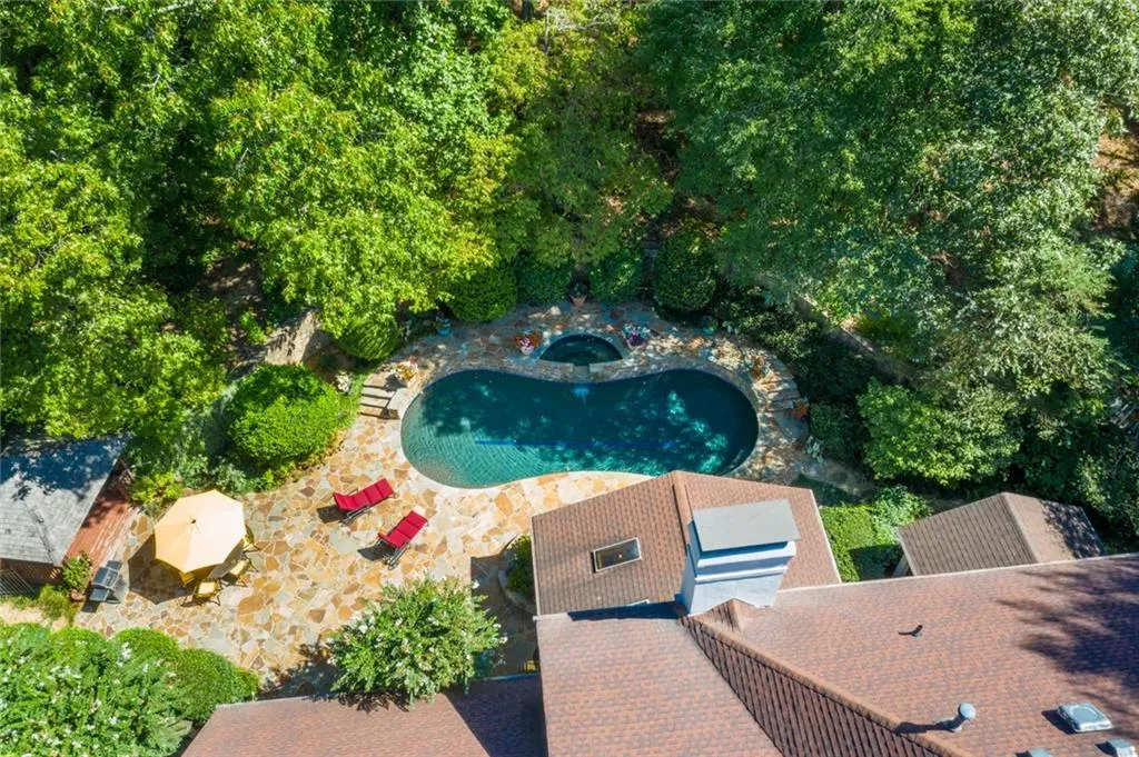330 Quiet Water Lane, Sandy Springs, Georgia 30350, 5 Bedrooms Bedrooms, ,5 BathroomsBathrooms,Residential,Sold,330 Quiet Water Lane,6622709