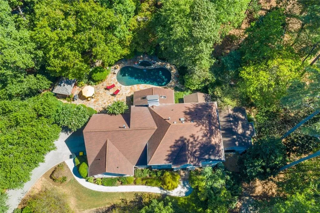 330 Quiet Water Lane, Sandy Springs, Georgia 30350, 5 Bedrooms Bedrooms, ,5 BathroomsBathrooms,Residential,Sold,330 Quiet Water Lane,6622709